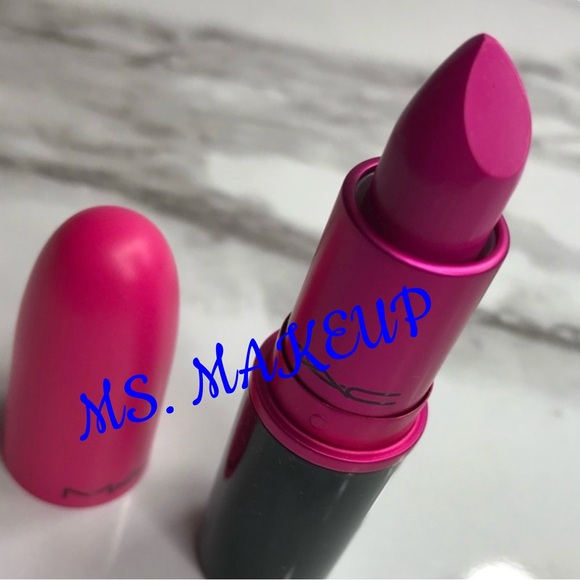MAC MATTE LIPSTICK LIMITED EDITION - CANDY YUM YUM - Picture 15 of 16